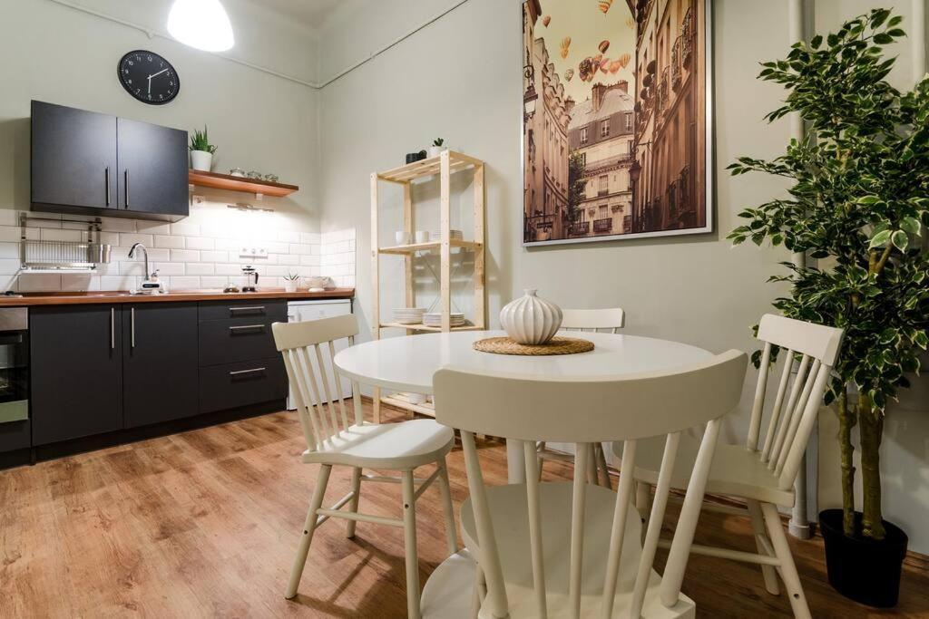 Cosy Apartment In Party District K30 Budapest Exterior photo